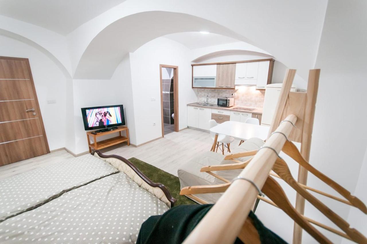 The Maze Apartment